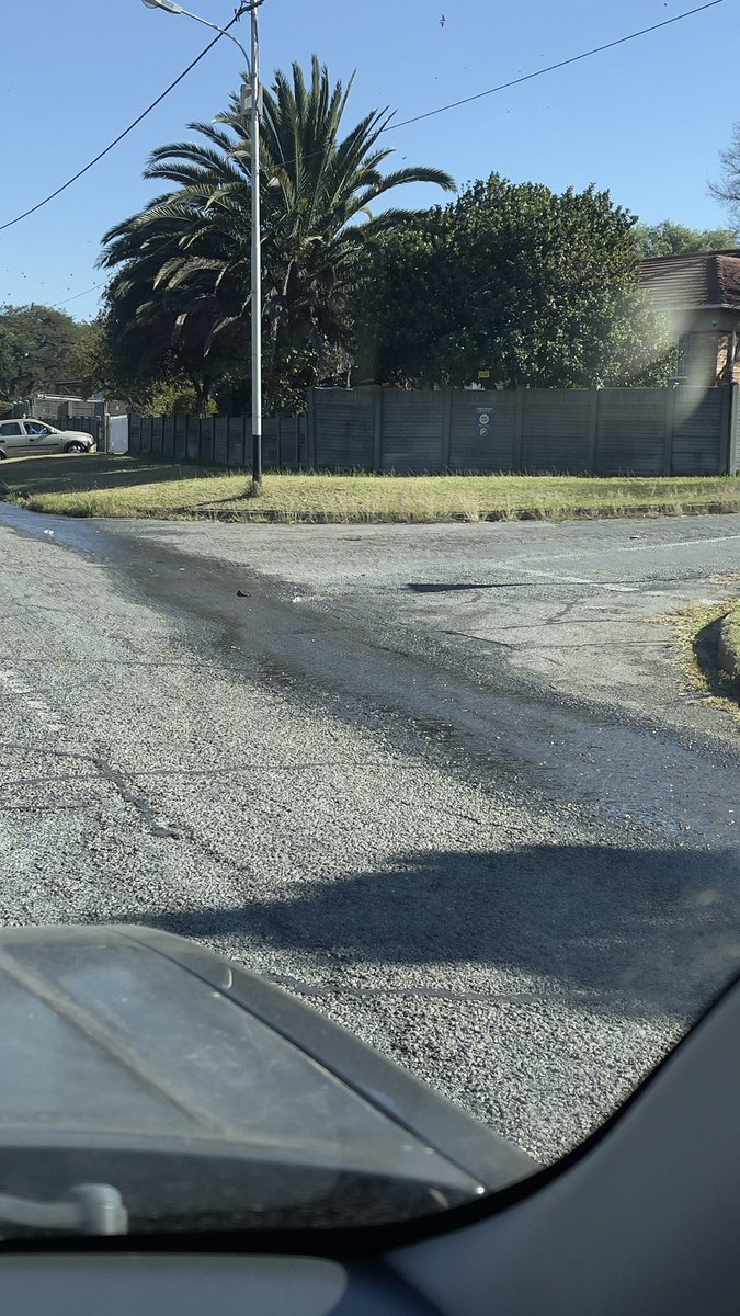 tkuun's tweet photo. @JHBWater @Rand_Water @RecordNorthside So this is day 5 of the clean water flowing down the road! Pathetic service and what a waist of water no one seems to care about.. https://t.co/n7NBoHUX1x