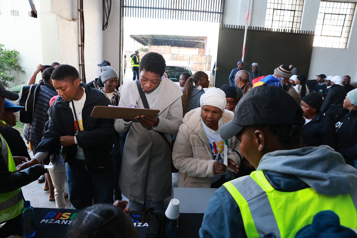 Rise_Mzansi's tweet photo. The people of Johannesburg are in the building. 

People from all communities, sectors, and corners of the metro are filling up Victoria Yards this morning. 

There is a shared hope and an undeniable hunger for change in the air.

The energy is high, the registration desks are buzzing, and we are moments away from kicking off.

#VOTEAMASELAOUT #Lukhona4JoburgMayor #LGE2026 #RiseMzansiMayor