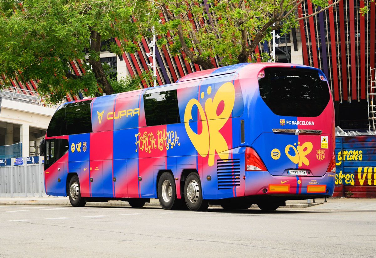 princeasharma's tweet photo. Don't worry. We have our driver's license 😉🔵🔴

FC Barcelona x Spotify x Olivia Rodrigo 🩷 https://t.co/m5LVR7Siux