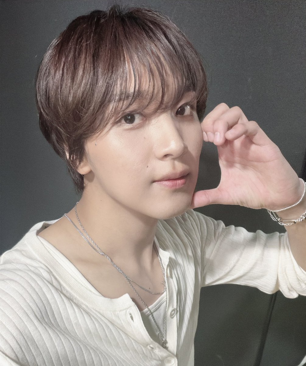 ichocobiu's tweet photo. คือสวยอะ สวยมาก สวยเกิน เห้ยทำไมสวยขนาดนี้ล่ะ บ้าไปแล้วจะสวยอะไรขนาดนั้น อยากเป็นเมะว่ะเห้ยยย https://t.co/VYSGr5SugA