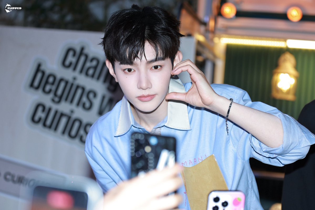 flipped_bbhh's tweet photo. 260523 HQ

볼하트의 정석 🩵

#장하오 #ZHANGHAO #章昊 #ジャンハオ
#AND2BLE #앤더블 https://t.co/0svhI6hbZG