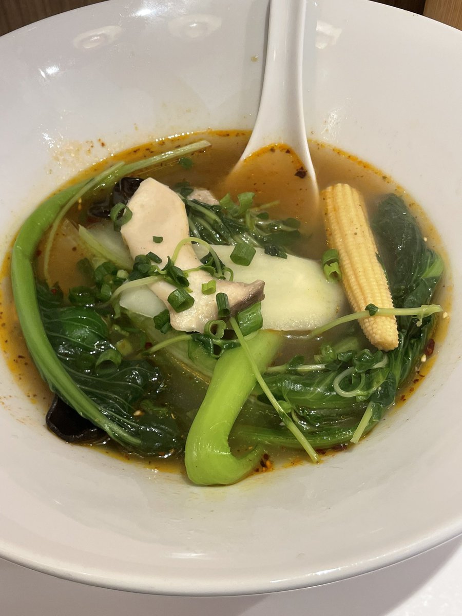 rieseal's tweet photo. 誰なのー！？
でっかいガムがバックにべったり😱
怖い町か高円寺😨

あ、高円寺のご飯は満喫中です😋 https://t.co/OMjRyPaLiv
