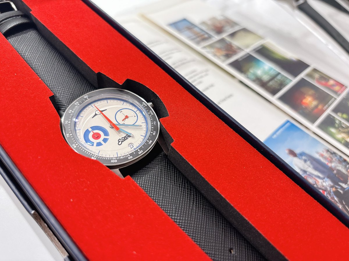 HMS_WatchStore tweet media