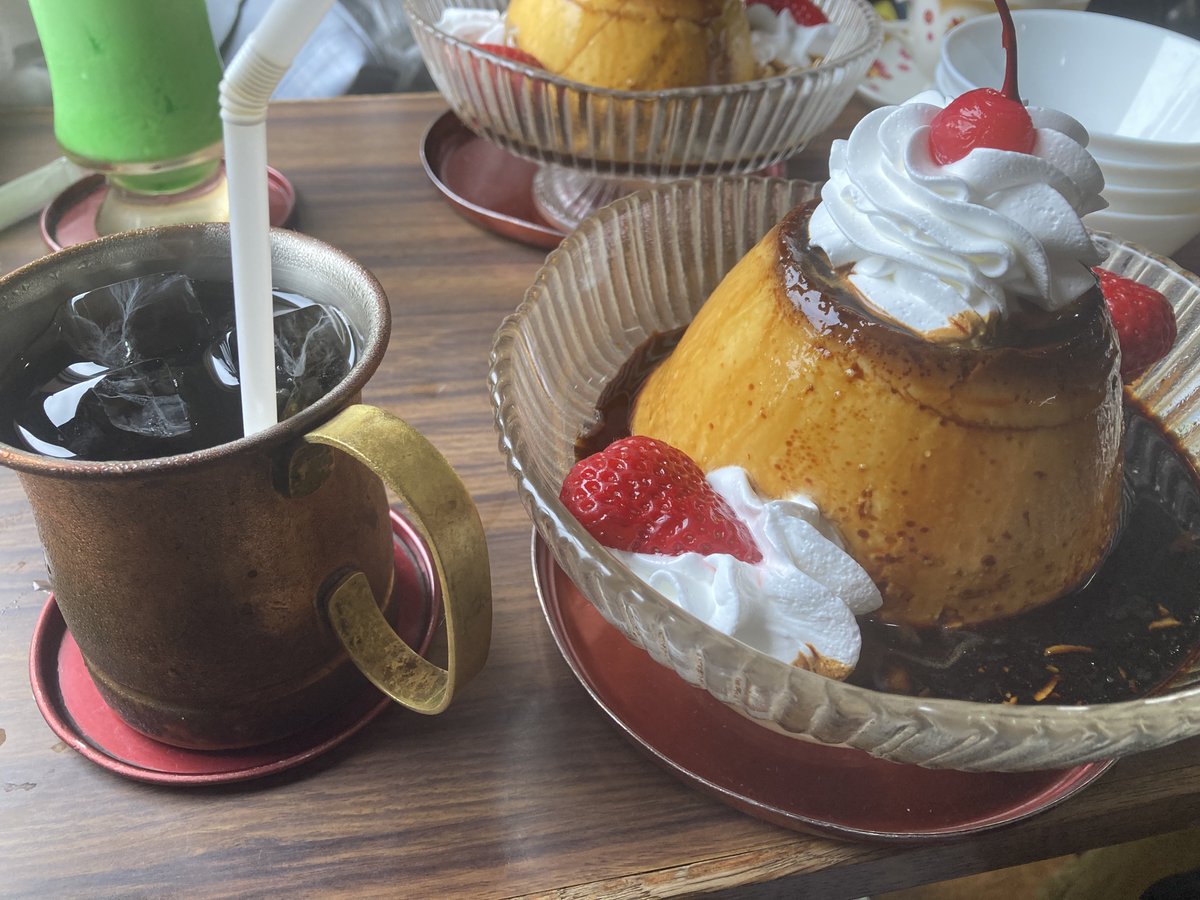 kiessel1945's tweet photo. プリンがデカすぎる https://t.co/yXLeNorICc