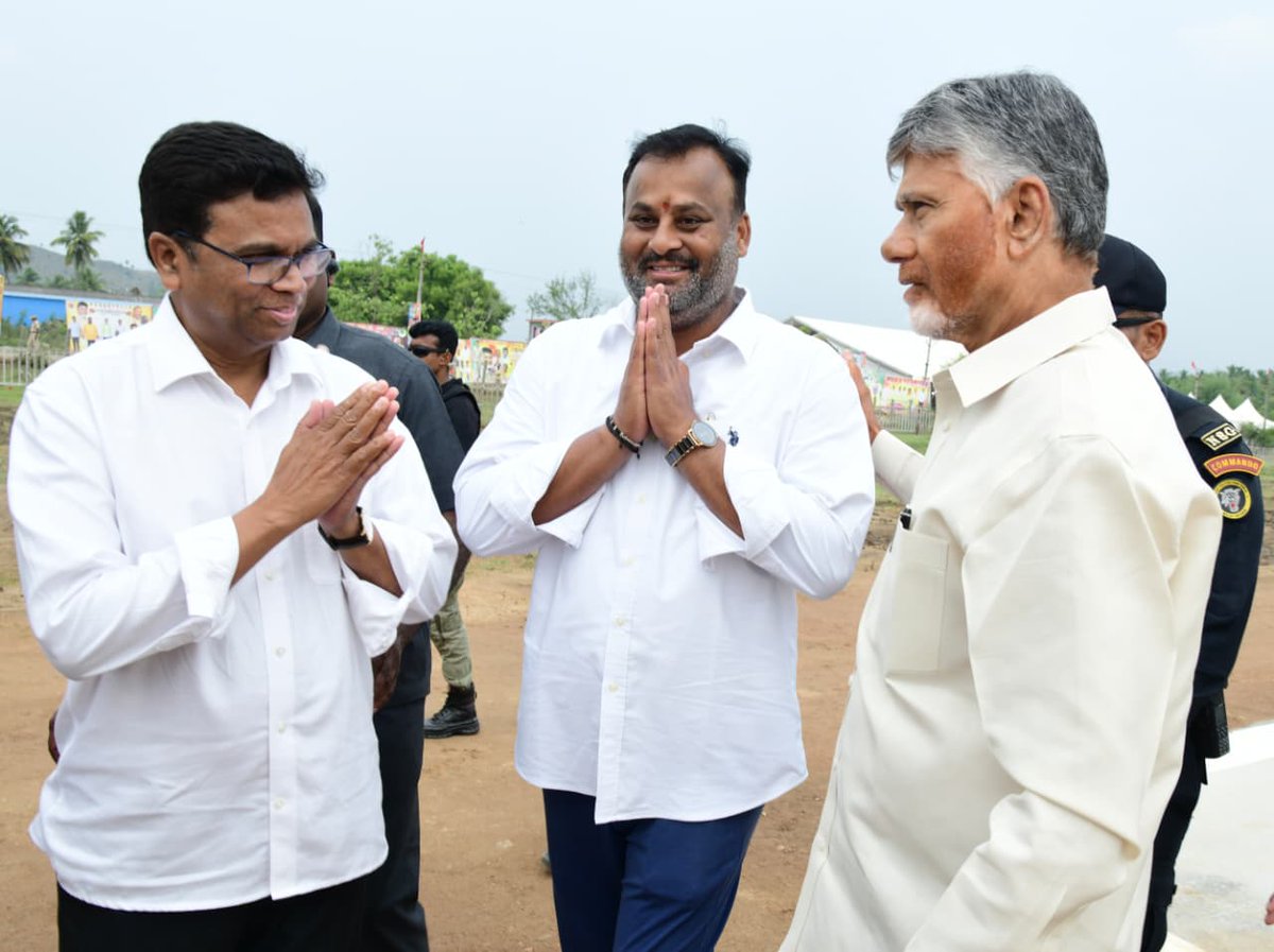 AP Official News tweet media