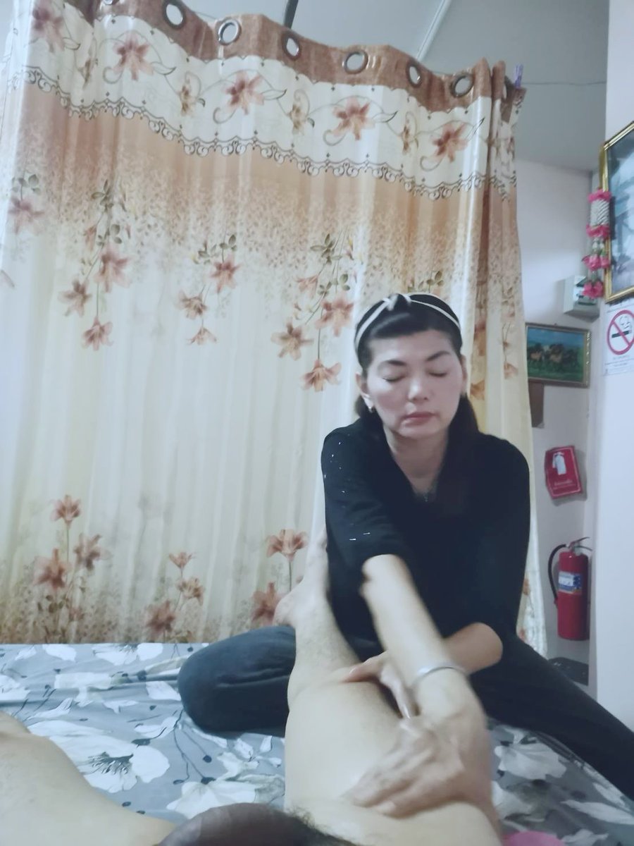 กระจู๋ ในรูจิ๋ม 💦 โชว์เมียเสียวๆ tweet media