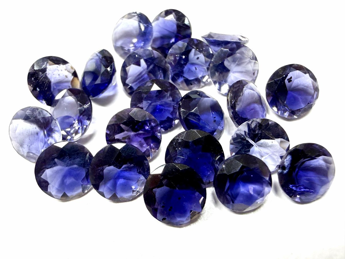 たからいしルース tweet media