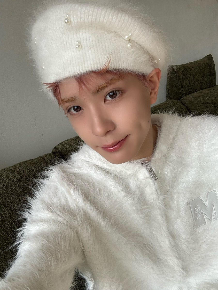 260523 🦦🫧 YUKI sent photos and said he'll do livestream later in