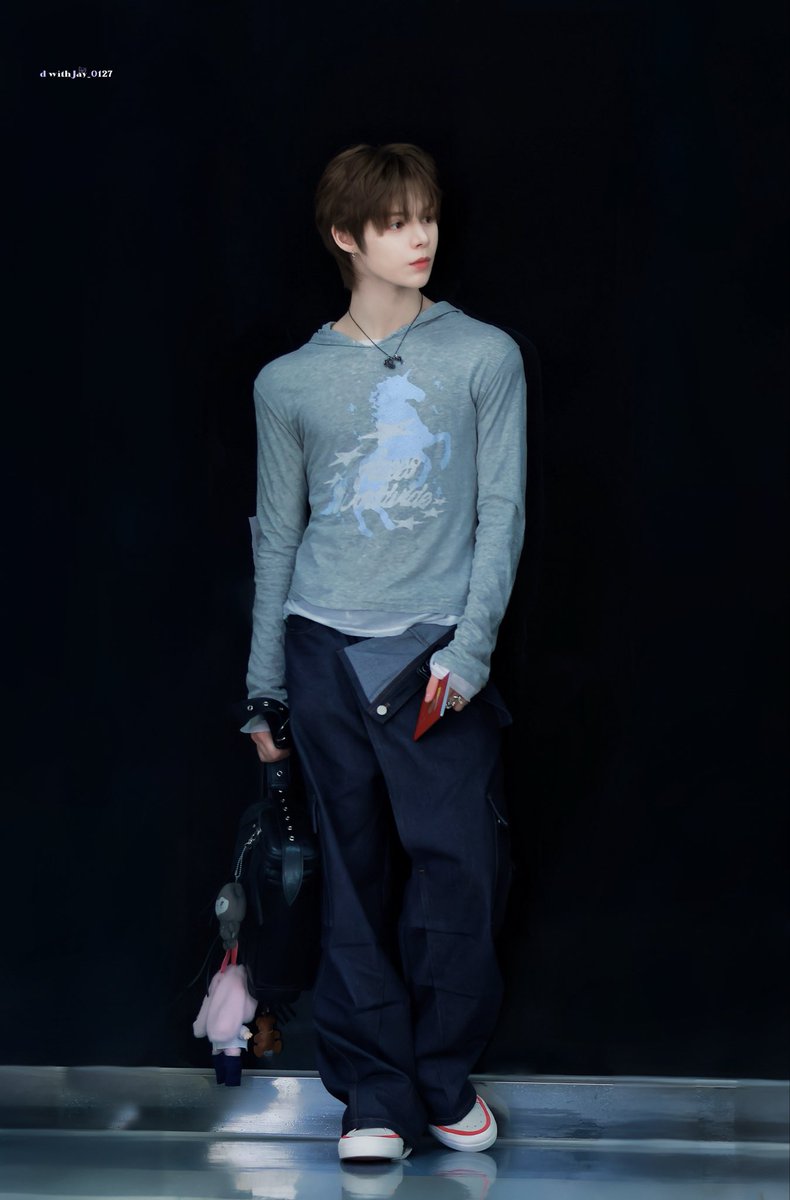 djiejayjay's tweet photo. #SMTR25 #저스틴 #JUSTIN #JUSTINJAY #jayjay #제이제이  #ジェイジェイ #JJ

🐻OOTD✈️ https://t.co/z1kbc3c8mk