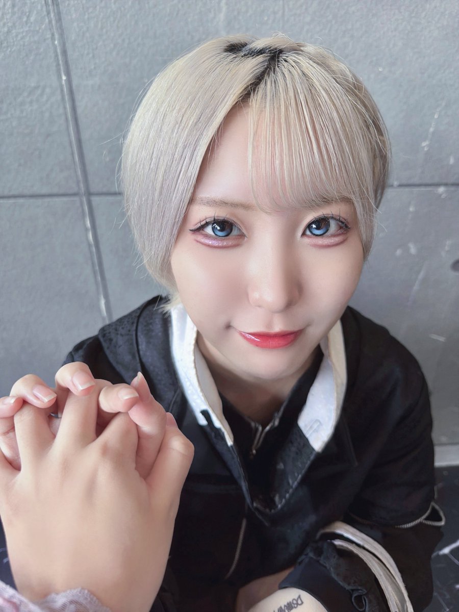 ⑅ tweet media