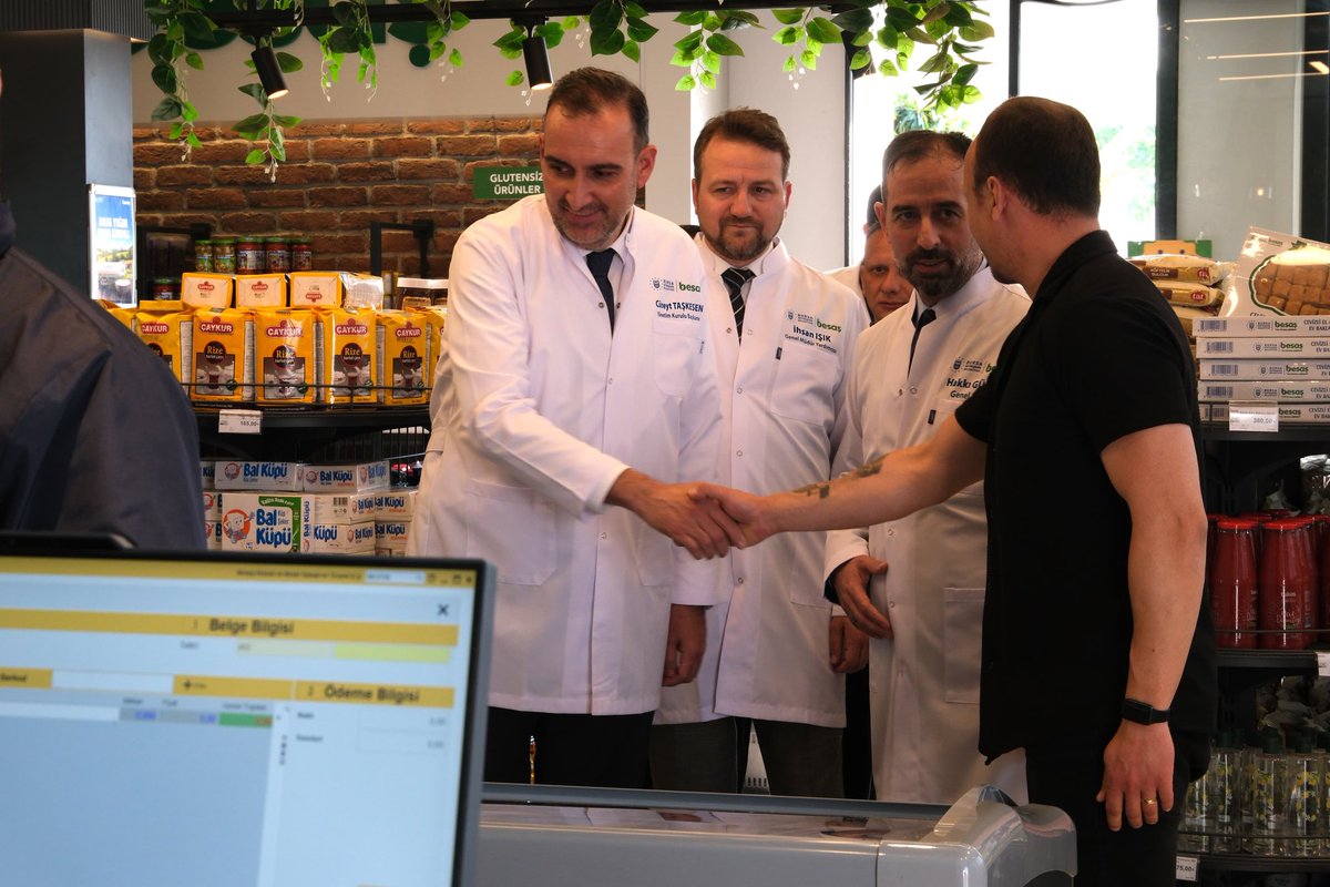 bursabesas's tweet photo. BESAŞ Yönetim Kurulu Başkanı Cüneyt Taşkesen, Genel Müdür Hakkı Gülşen, Genel Müdür Yardımcıları İhsan Işık ve Eyüp Dündar, BESAŞ Merkez Üretim Tesisi’nde birimleri ziyaret ederek personellerle bayramlaştı.

Bayramlaşma programı kapsamında tesiste incelemelerde bulunan https://t.co/BkE8B4UE2P