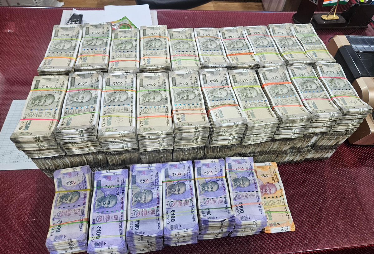 AmitShahenshah's tweet photo. @Tribalmonk_ उसमे कमी नहीं होने दे सकता https://t.co/jnlew7V63o