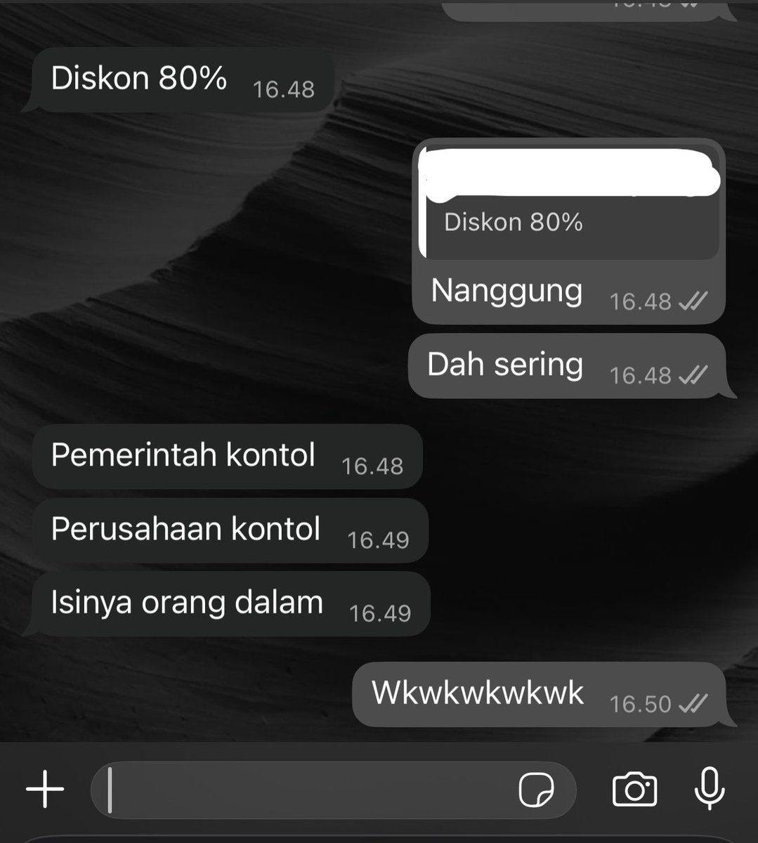 Ari tweet media