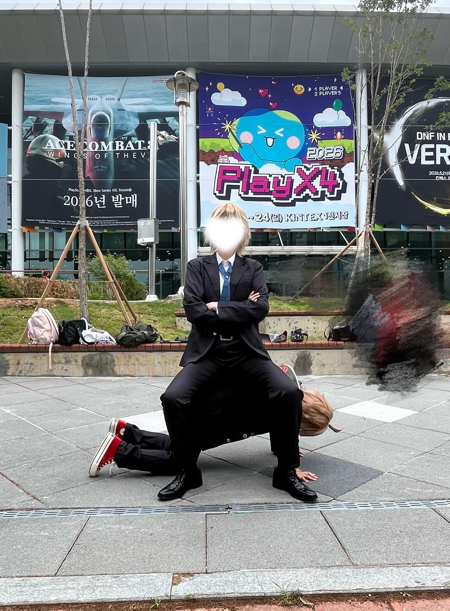ロウ tweet media