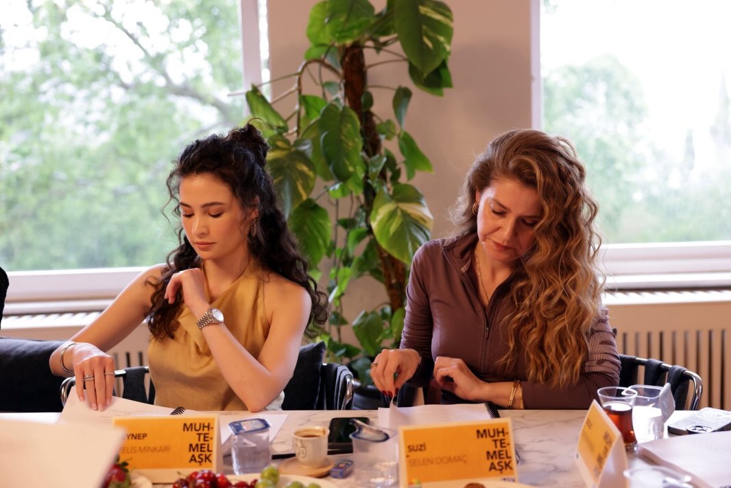 MelisMinkIntern's tweet photo. New photos from the #MuhtemelAşk reading rehearsal… ✨

#MelisMinkari https://t.co/VUKb6fBKht