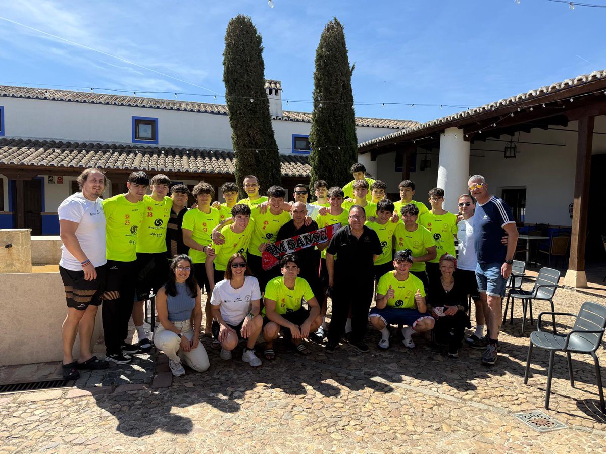 balonmanosanse's tweet photo. Gracias al Complejo Turístico Rural Fuente Taray en Malagón (Ciudad Real) por hacernos sentir como en casa durante el Campeonato de España Juvenil. ¡Un placer haber estado aquí!❤️

#bmsanse❤️ #vamossanse https://t.co/dUc7yz3VWu
