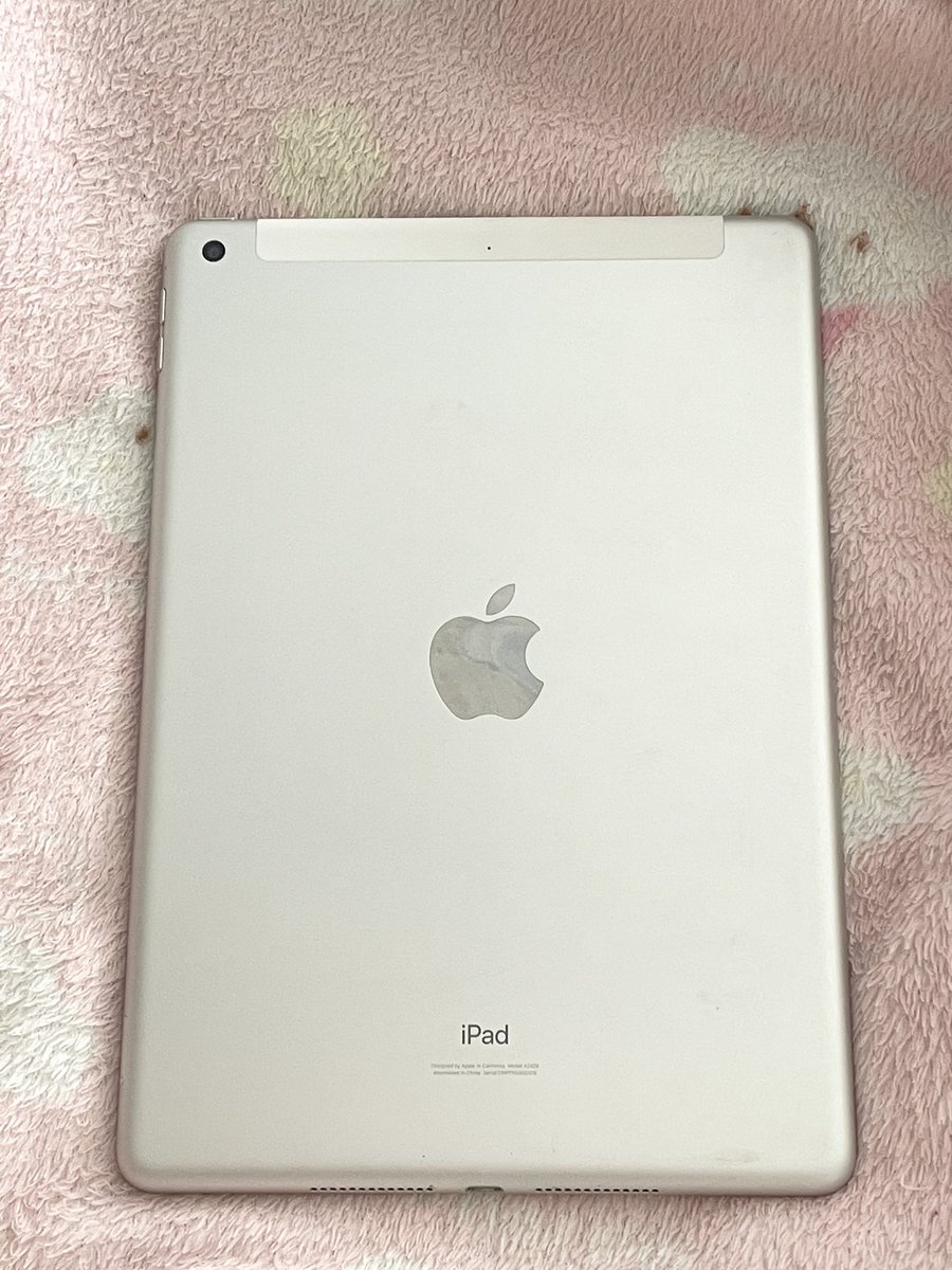 idvtae's tweet photo. ส่งต่อ Ipad Gen8 32gb สภาพ 90% 
ราคา 5,500 (ต่อรองได้)
- เครื่อง ✅
- เคส ✅
- ปากกา ✅ 
ระบบยังใช้งานได้หมด
จอไม่แตก ไม่มีรอย แสกนนิ้วได้  🙌🏻 
📍นัดรับ : แฟชั่นไอร์แลนด์ กทม. 
หรือให้ส่ง Flash ก็ได้ค่า 
#ไอแพดมือ2 #ipadมือ2 #ipadมือสอง #ส่งต่อipad https://t.co/4ogJbnWl6g
