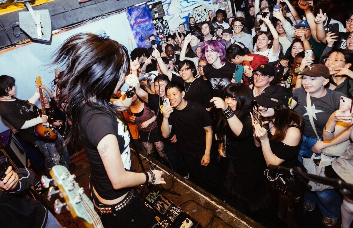 M3MI_official's tweet photo. 22.05.26 MEMI UK TOUR @ SHACKLEWELL ARMS
Thank you London!

#MEMI #매미
#UKTOUR #LIVE https://t.co/sCPSdjoEjK
