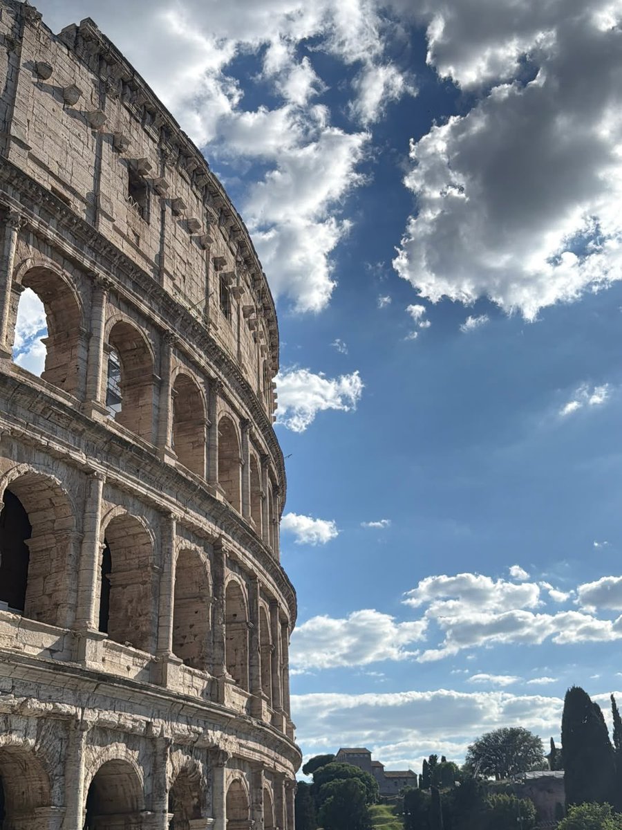 hermiezW's tweet photo. Choyu has checked in Rome😜

EMIBONNIE 1ST TIME IN ROME
#EmiBonnie1stFMinEurope https://t.co/eFPkDtEQgX