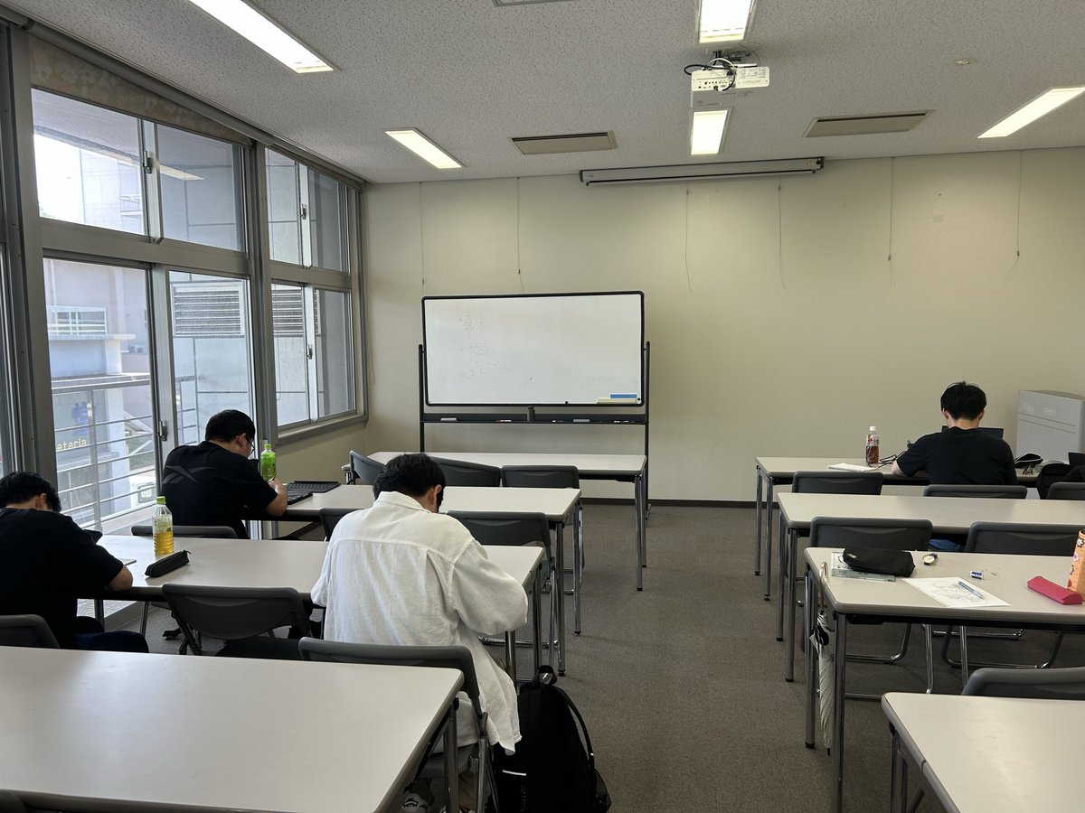 numanken2017's tweet photo. 本日の活動は「ワンドロ」でした！

お題は「幕末」「雨」「運動」です✨

#長崎大学 
#漫画研究会 
#長大 
#わんどろ 
#おえかき https://t.co/nWGMKM5k1r
