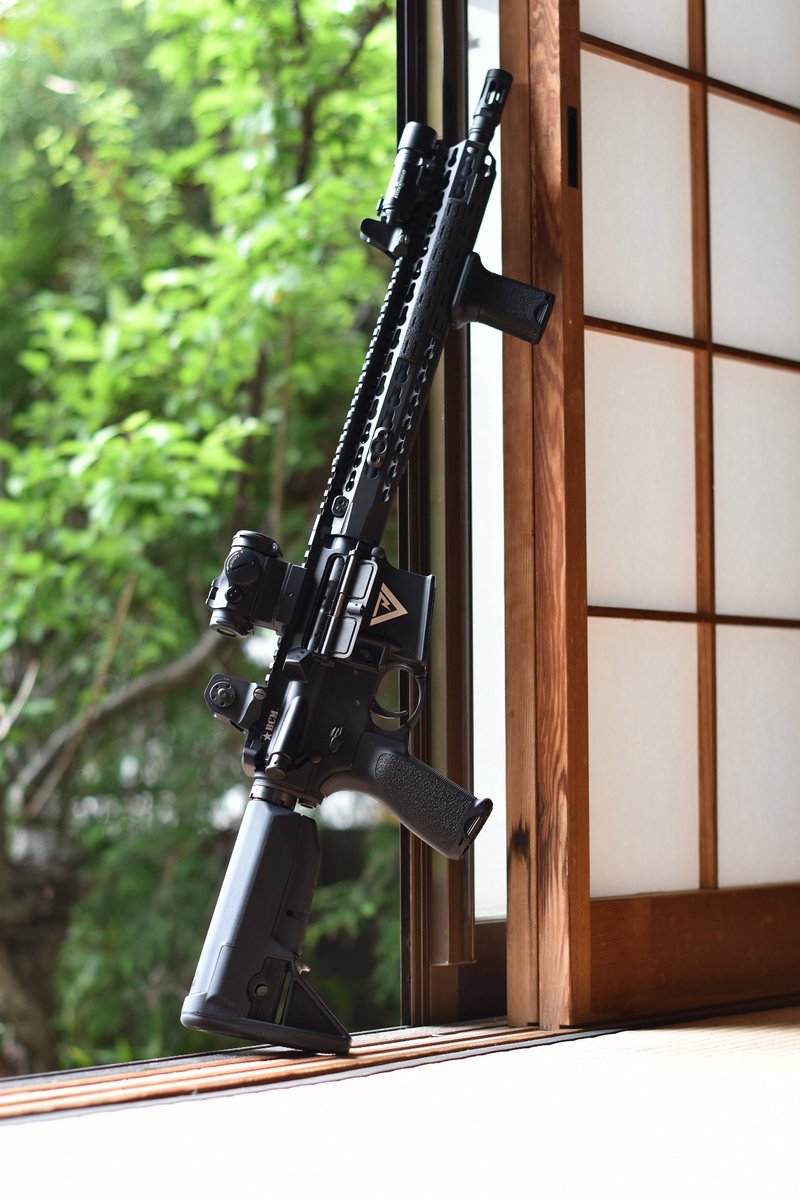 NKGさん(@nkg_airsoft)のグリップが届いて EVOLTのなんちゃって