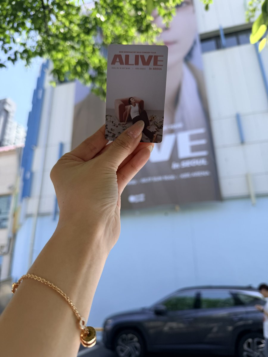 비비안VivianEng tweet media
