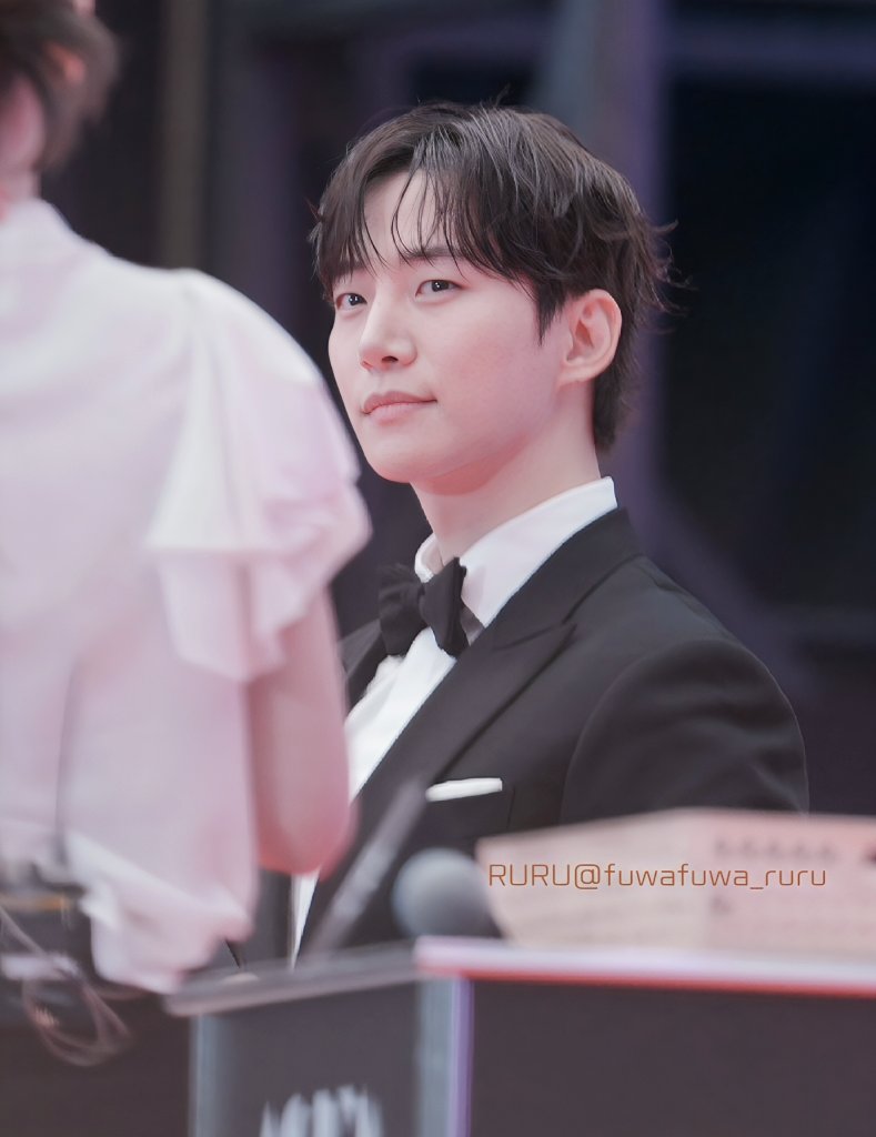 fuwafuwa_ruru's tweet photo. 260516 asea2026 レカペ 이준호🐧💛 

#ASEA #ASEA2026
#AsiaStarEntertainerAwards
#イジュノ #LEEJUNHO #이준호 https://t.co/6fIjxZjTav