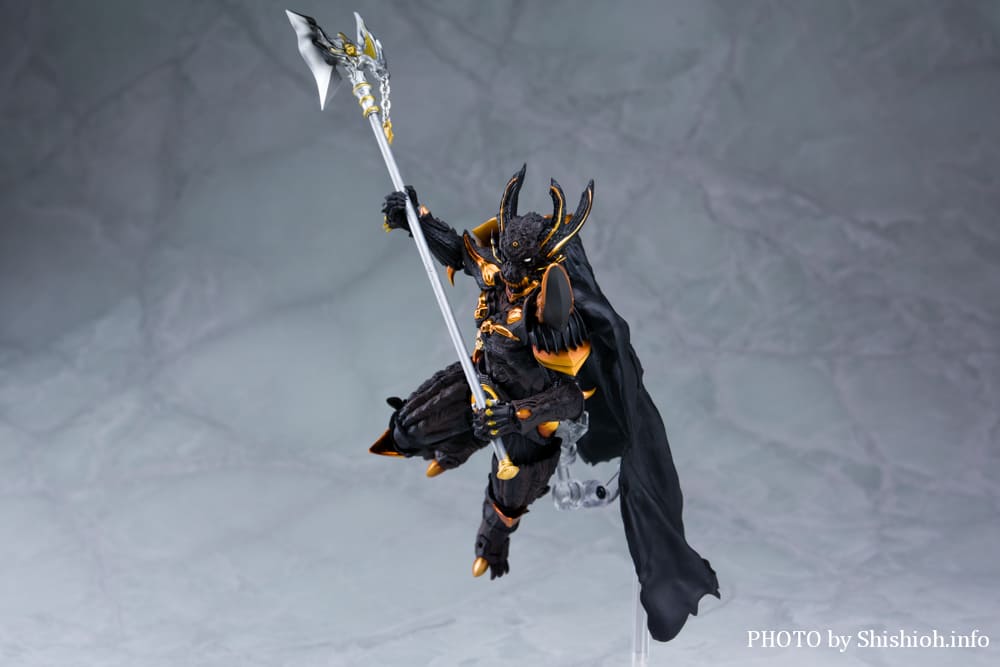 アイヴァンホー黒騎士像