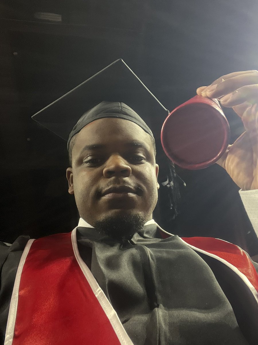 CoachLeoHunt's tweet photo. YESSIR MONTE #GODDID ❤️🌹 @dseymoree proud of you!!!! https://t.co/8VQ0o8iA0N