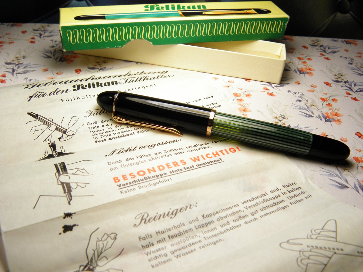 yesteryearsfp's tweet photo. Vintage "Pelikan 140" Fountain Pen-Pearl Green Striated-14K Gold Oblique Broad Nib-Box and Papers-Germany 1950s

https://t.co/F1XCQku7Xj https://t.co/KYqD4IiyRh