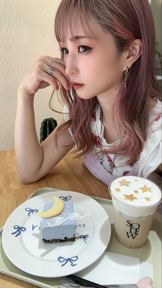 kagetsuomi's tweet photo. いつも可愛いケーキとドリンクで推せるお店💕
PR #新宿御苑 #SOLEW https://t.co/3VCRFXeTv2