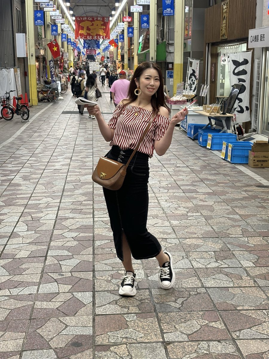 singerCHIAKI's tweet photo. 本日ラジオ📻✨16:00〜
関内マリナード広場のスタジオより公開生放送‼️
メールテーマは
教えてあなたの節約！節電術！

暗くなるニュースばかりですが、本日ハニバイではあの街、この街！今ありがたいこの価格💰を発信したいと思います♪

宛先➡️rjyokohama@marine-fm.com

#マリンFM @ELLe_icecream https://t.co/k0Tf5OXC1J