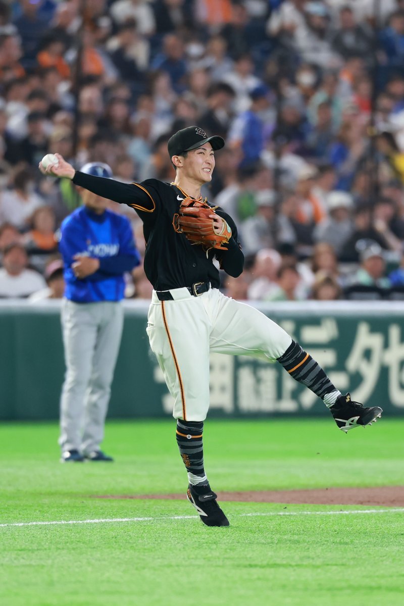五回表】巨人 3-3 DeNA 軽快にゴロを捌くサードの #浦田俊輔 選手！