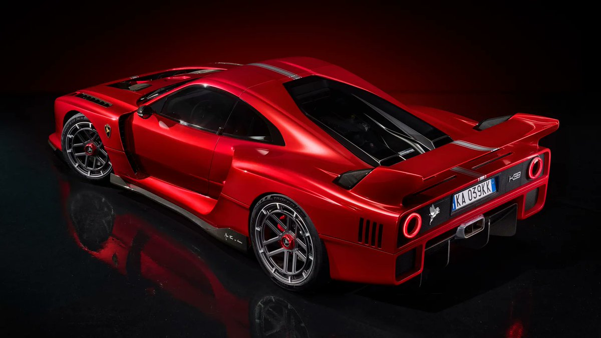 Earlsimxx's tweet photo. Incredible new Kimera K39 that just got revealed. Powered by a Koenigsegg Jesko engine. 50-100 units with 10 set aside for the Pikes Peak Edition (last frame)

Engine: 5.0L Koenigsegg twin-turbocharged V8
Output: 1,000 hp / 1,200 Nm
Redline: 8,250 rpm
Transmission: 7-speed manual by Cima, RWD
Curb Weight: Appx 1,100 kg