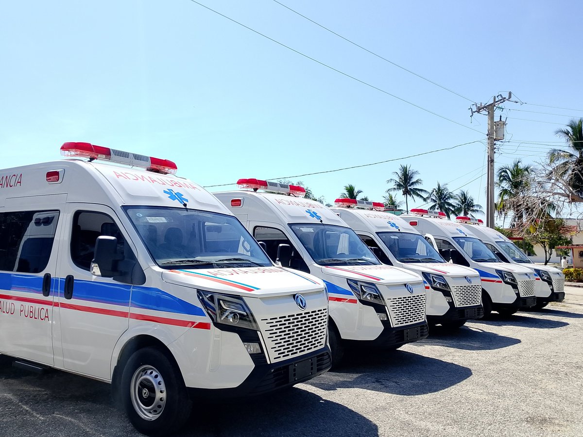 dr_hancel's tweet photo. Con #HonorHolguinero se reciben en la provincia por las principales autoridades y la @dpsholguin 6 nuevas ambulancias en el marco del Ejercicio Meteoro para el beneficio de nuestro pueblo.
#CubaPorLaVida
@MiN https://t.co/aiVZmWLuwH