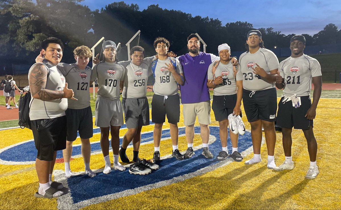 CHANTILLY FOOTBALL tweet media