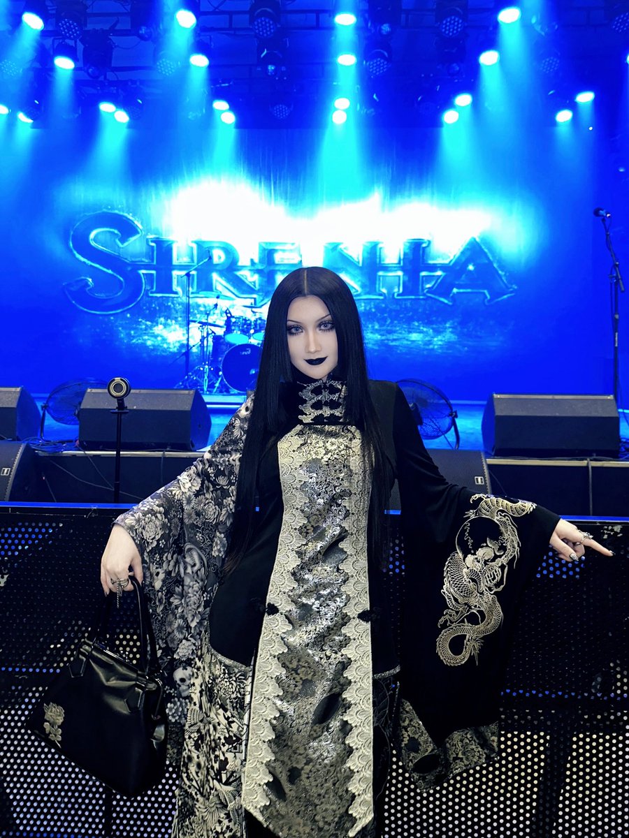 moshe_snake's tweet photo. Sirenia https://t.co/n3IRJ2n79R