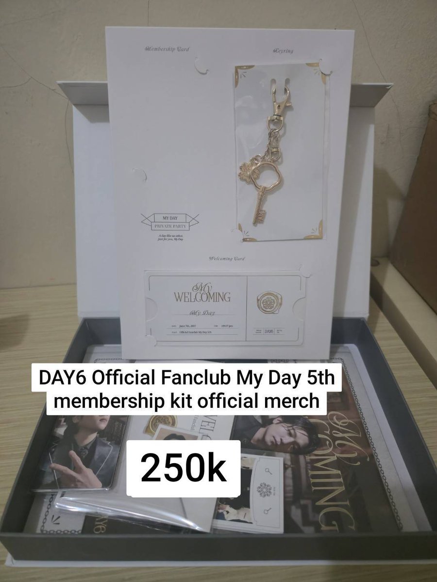 jajanday6's tweet photo. WTS DAY6 official merch

- preloved t-shirt undertones black Carpe diem (L cwe muat)
- fanclub 2025 set
- all about kke

dom jaksel
🍊 exc adm
Split payment
Kirim only weekend

#wtsday6stuff https://t.co/msS4aiDQIM