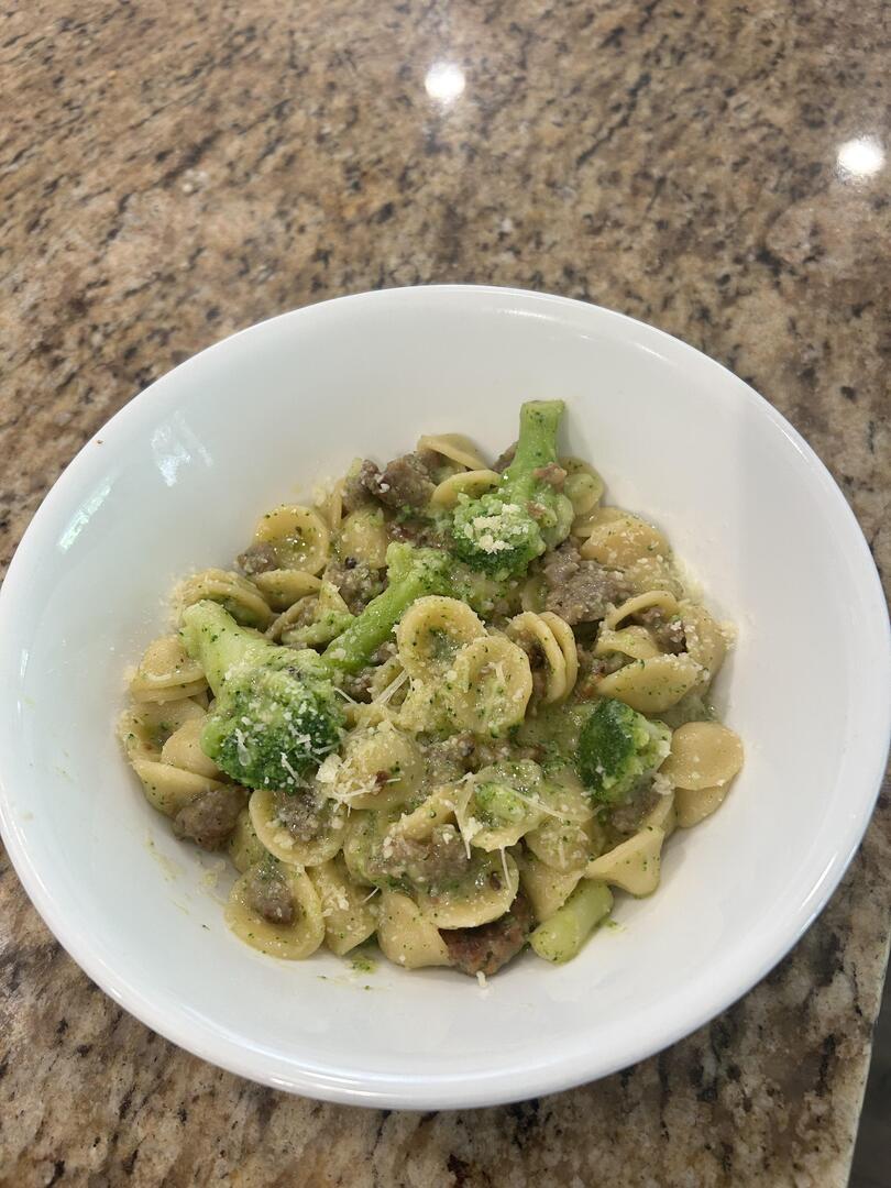 homevsfastfood's tweet photo. Orecchiette with Italian Sausage, broccoli, and too much garlic and parm. [Homemade].
#homemadepasta #italiansausage #garliclover #broccolibites #oregchiettejoy #homecooking #food #recipes #foodpic #foodie #foodlover #cooking #hungry #goodfood #homecookingvsfastfood https://t.co/sJNak8oLYb