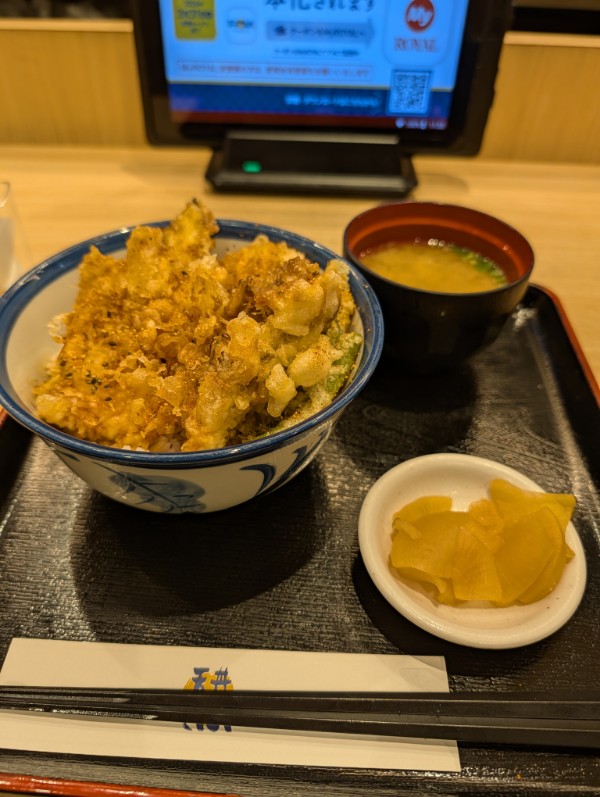 hands_up70k's tweet photo. 北千住駅で乗り換え前に(いつ以来か全く思い出せない)てんやでランチ https://t.co/EPaXepiZks