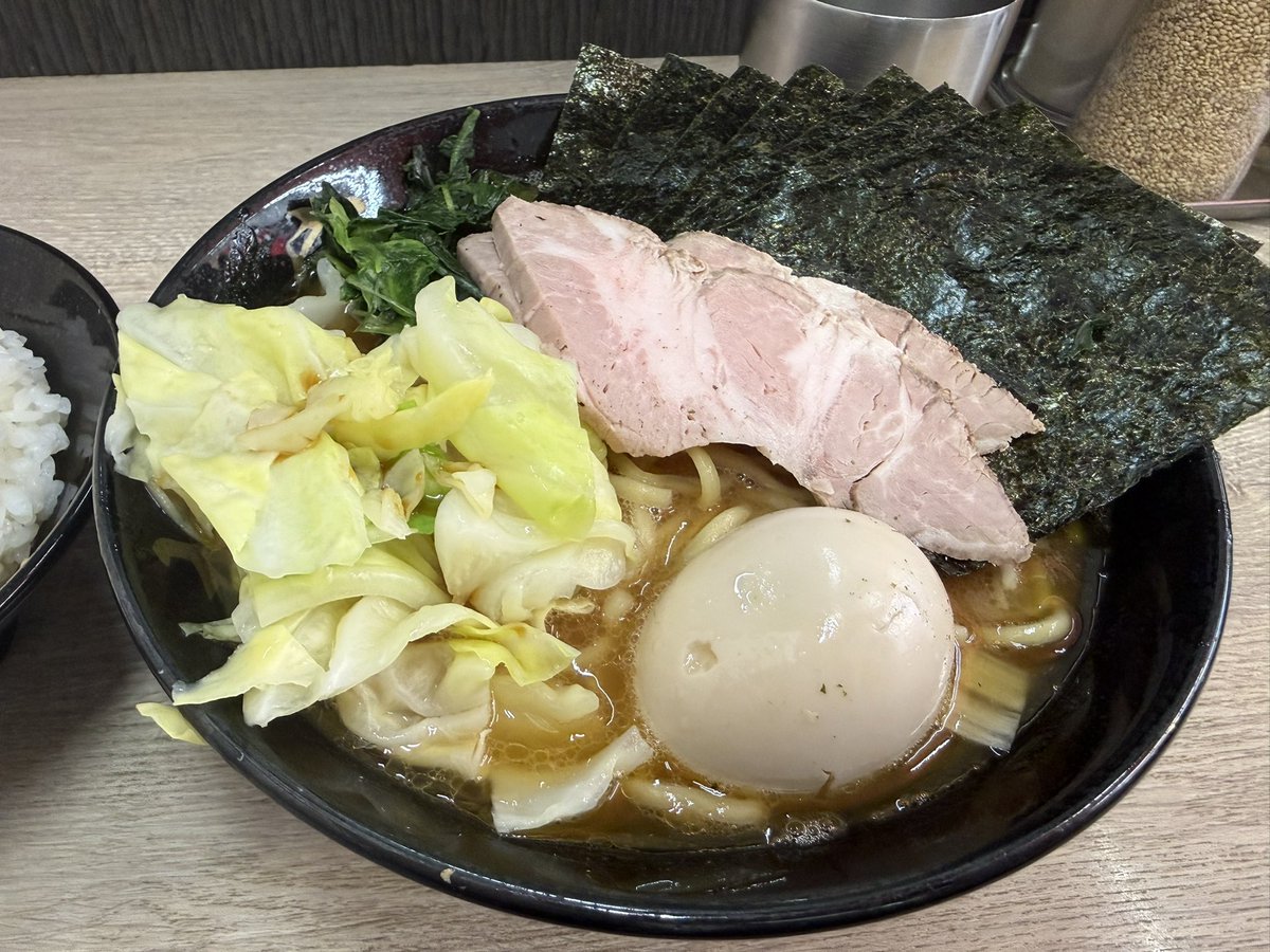 大阪着いて友人オススメの家系ラーメン バカ美味かった