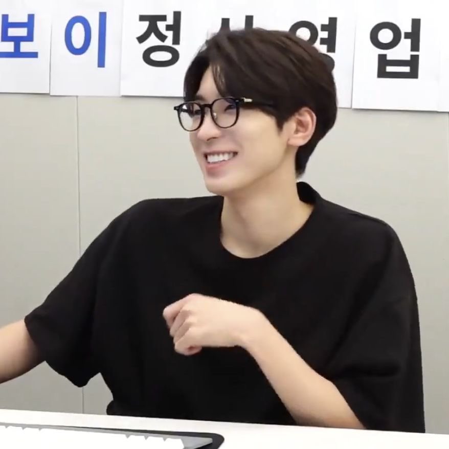 717glasses's tweet photo. i miss wonwoo so bad :((( https://t.co/Id2v4H7XDa
