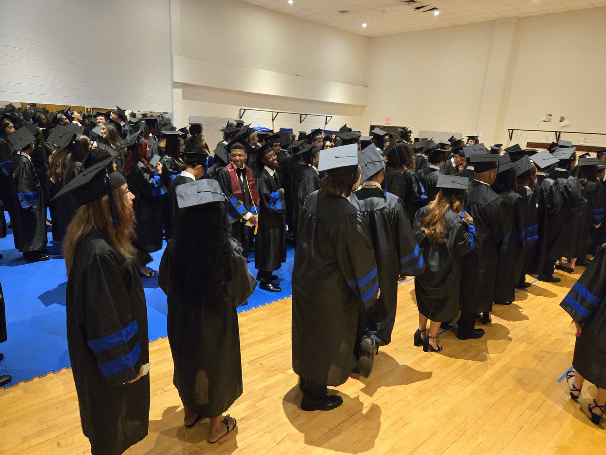 MrsEnglade's tweet photo. Congratulations class of 2026!! @LHSintheNews @rucoschools https://t.co/1LI9L7BQOA