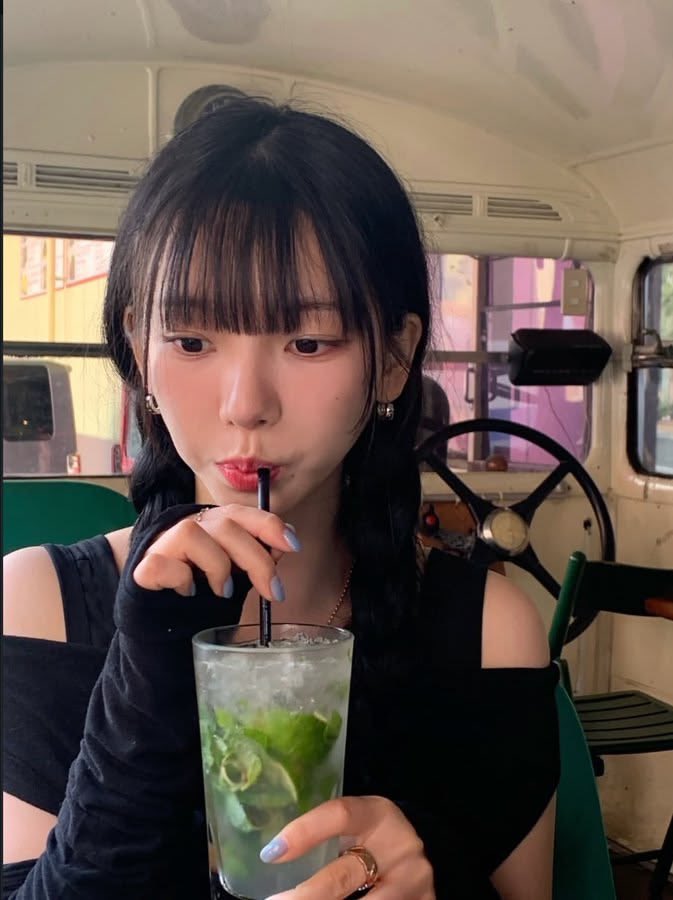airibluu tweet media