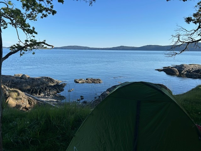 SeaQuestKayak's tweet photo. Kayak all day, then relax and watch the sunset from camp. Nothing beats ending an adventure surrounded by calm waters and beautiful views🌅🛶

📸: by Tess Parker https://t.co/0Aj2fKAuel