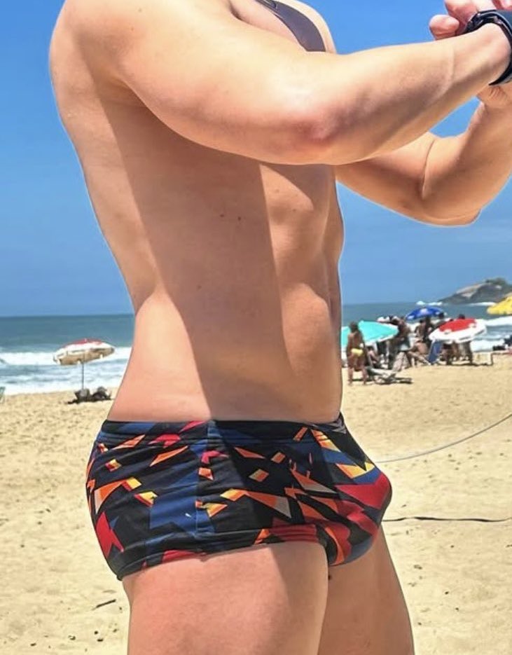 Fã de homens de sunga tweet media
