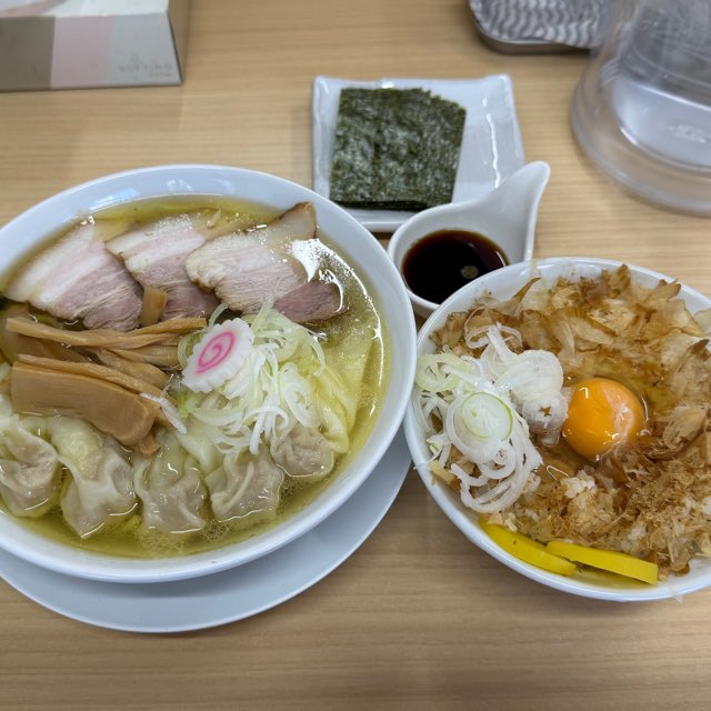 koji316's tweet photo. ワンタン麺 のり 卵かけご飯 at 中華そば 安

今日はココ🍜
地元で歩活からの初訪問✨
めちゃくちゃ旨いやんか⤴️⤴️
次はコッテリで🤭
ご馳走様でした😋 #毎日がラーメン https://t.co/fJLdPjZCV1 https://t.co/BifAeOoqOe