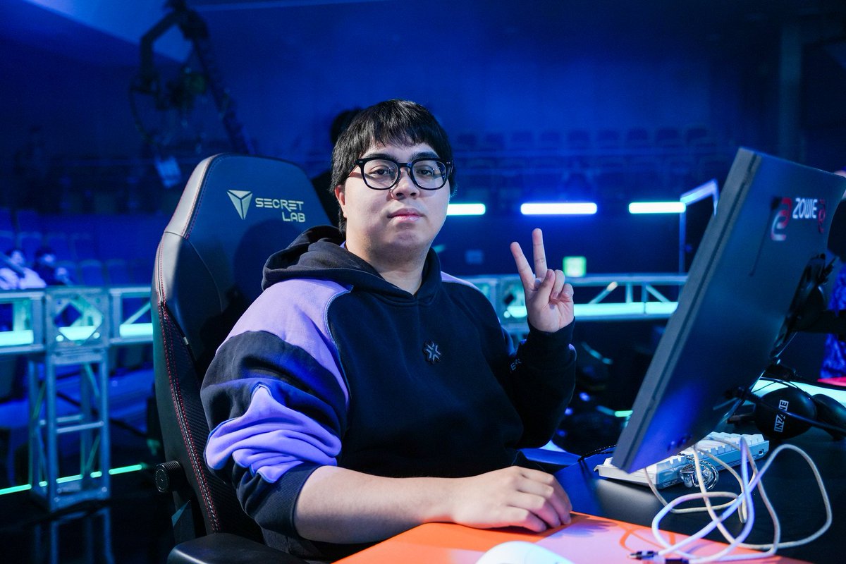 ABSCBNNews's tweet photo. With PRX qualified for Masters: London, Pinoy fragger Adrian "invy" Reyes joins Patrick "PatMen" Mendoza and Xavier "xavi8k" Juan of Global Esports to make the most number of home-grown Pinoys competing in a global VCT stage since 2023. | via @DemayoMark https://t.co/WeUCvmy1if