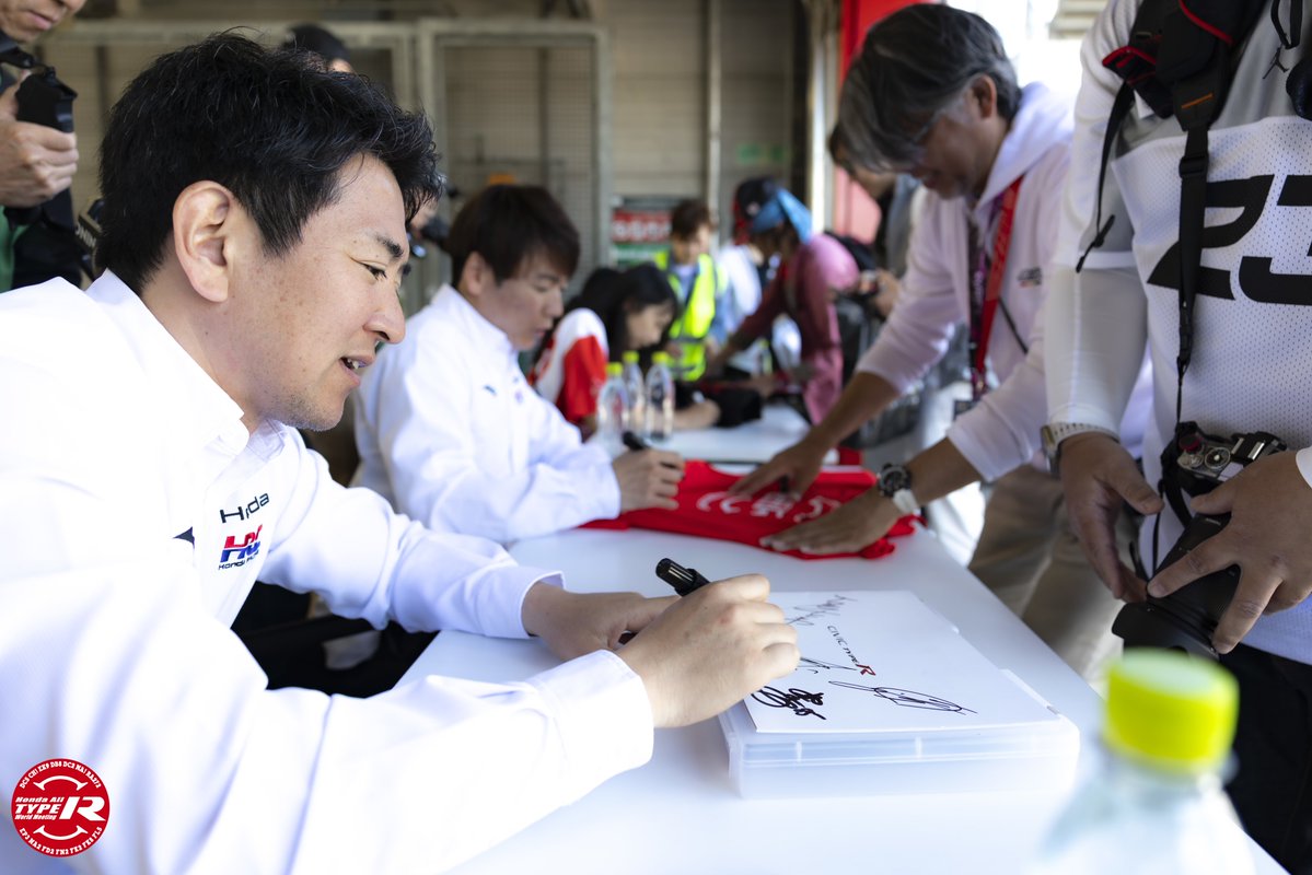 kobus_event's tweet photo. 展示、走行、ステージ、サイン会

今年もMobility Resort Motegiに
たくさんのType R好きが集まりました

#HondaAllTypeRWorldMeeting
#HondaAllTypeRWorldMeeting2026 https://t.co/AVHUYxDVPZ
