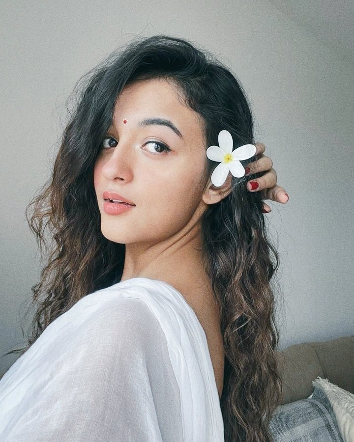 गायत्री आद्रिका💞 tweet media